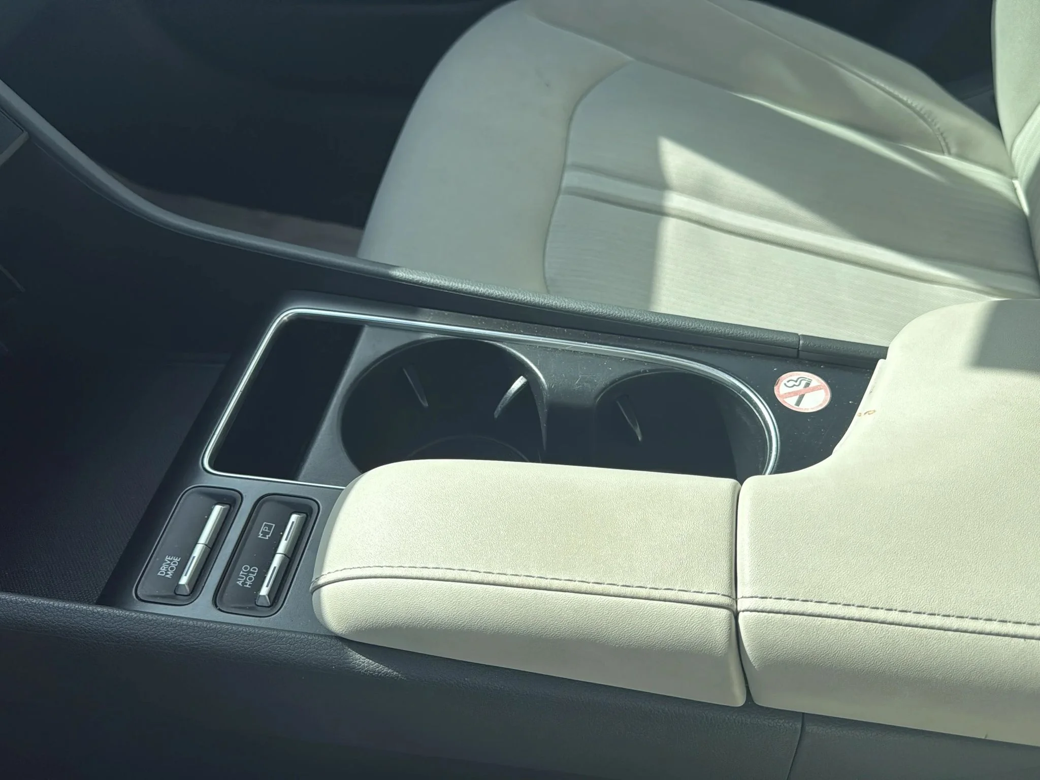Used 2025 Aero Silver Hyundai SEL image 18