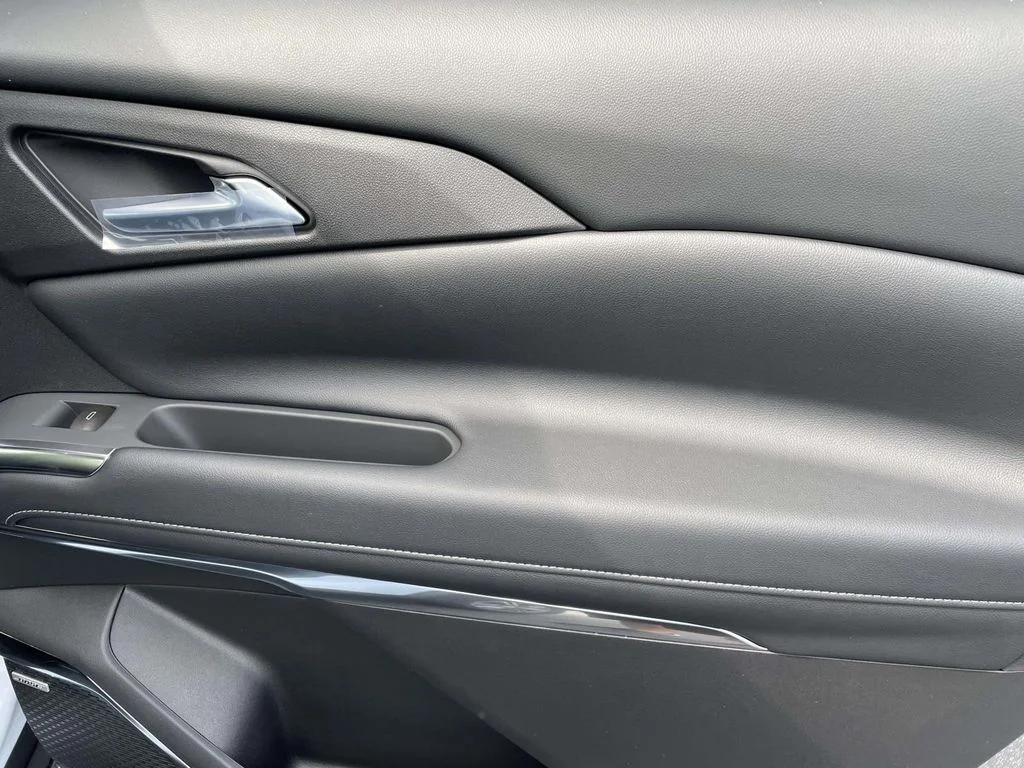 New 2026 Polar White Tricoat Chevrolet LT image 10