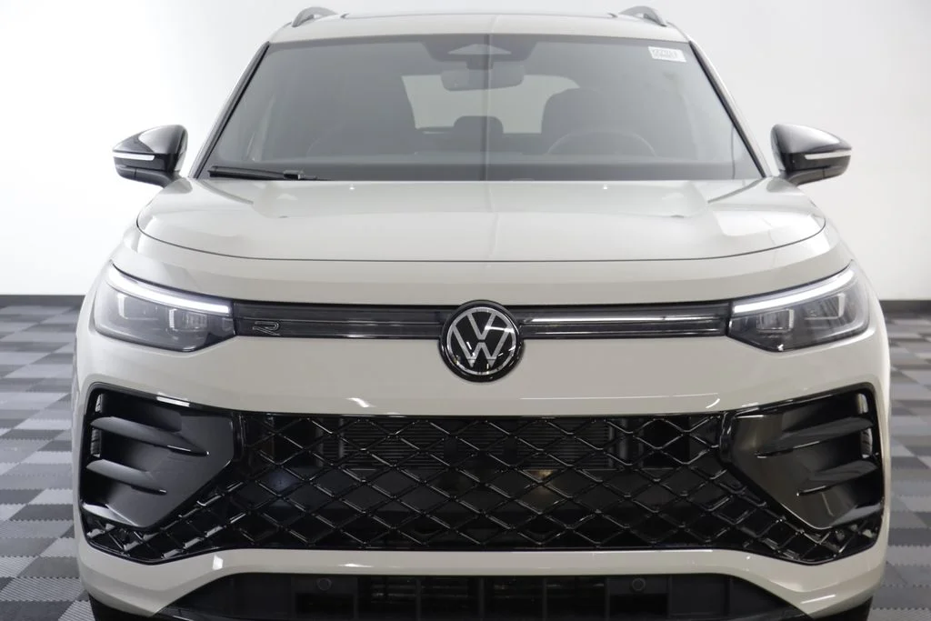 New 2026 Sandstone Volkswagen 2.0T SE R-Line Black image 22