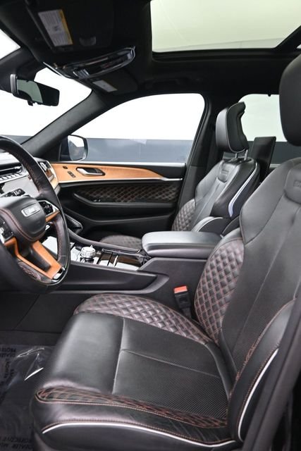 Used 2023 Black Jeep Summit image 10