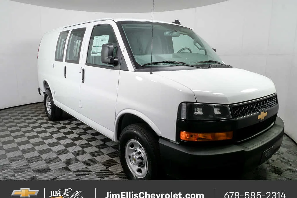 2025 Chevrolet Express 2500 Work Van HD's photo