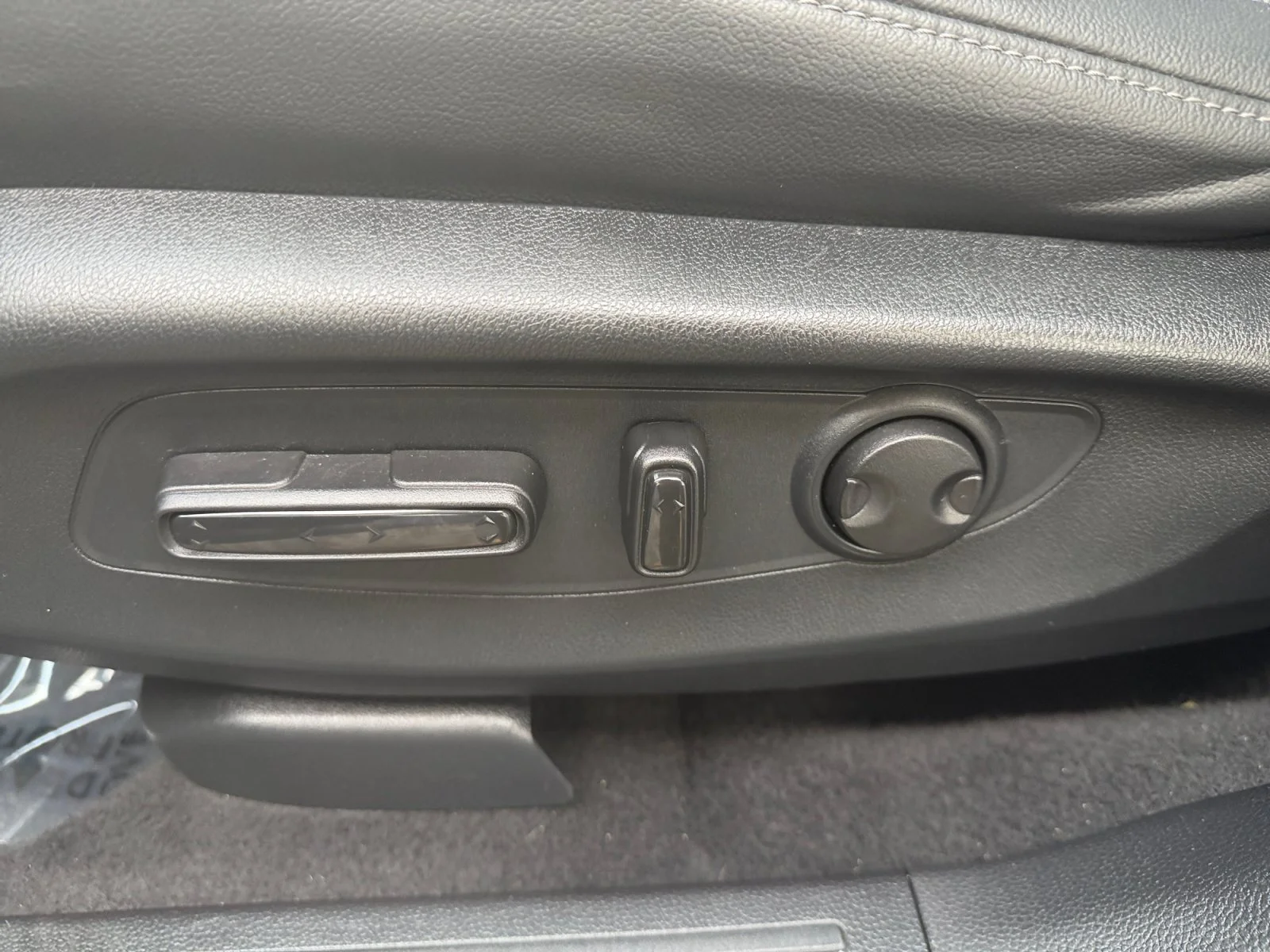 Certified Used 2024 Gray Honda EX-L image 9
