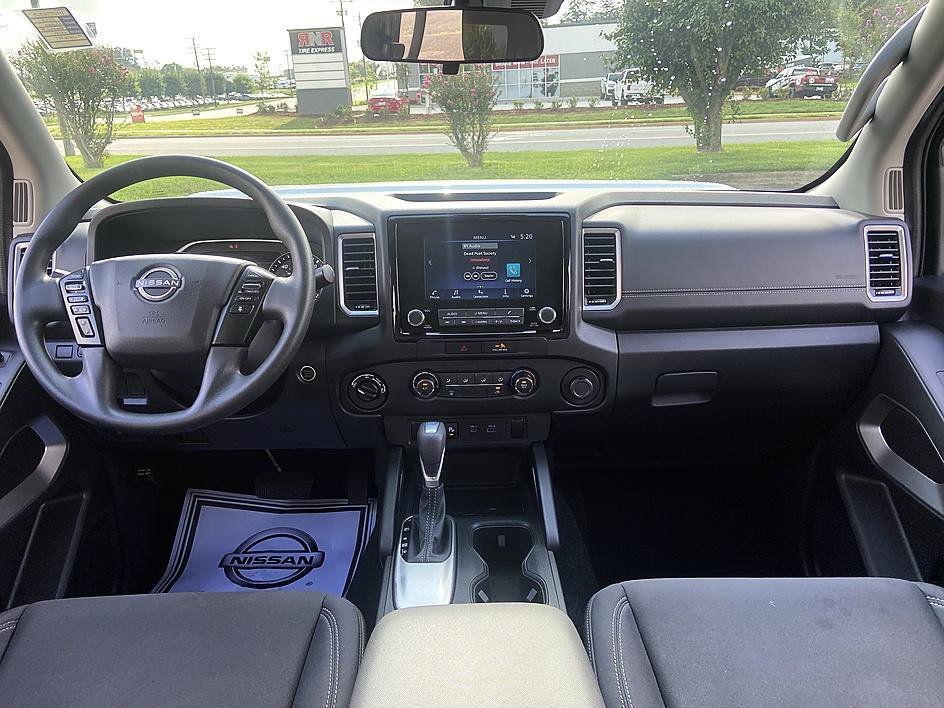 Used 2023 Glacier White Nissan SV image 27
