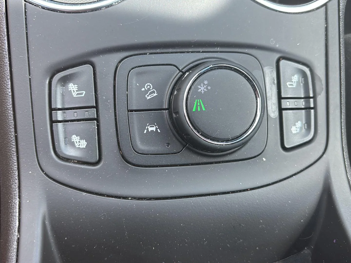 Used 2023 Summit White GMC SLE image 16