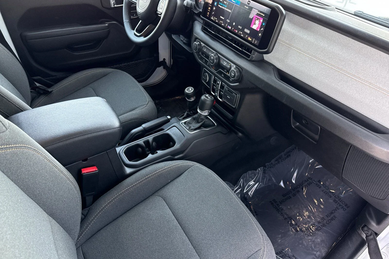Used 2025 White Jeep Sport S image 14