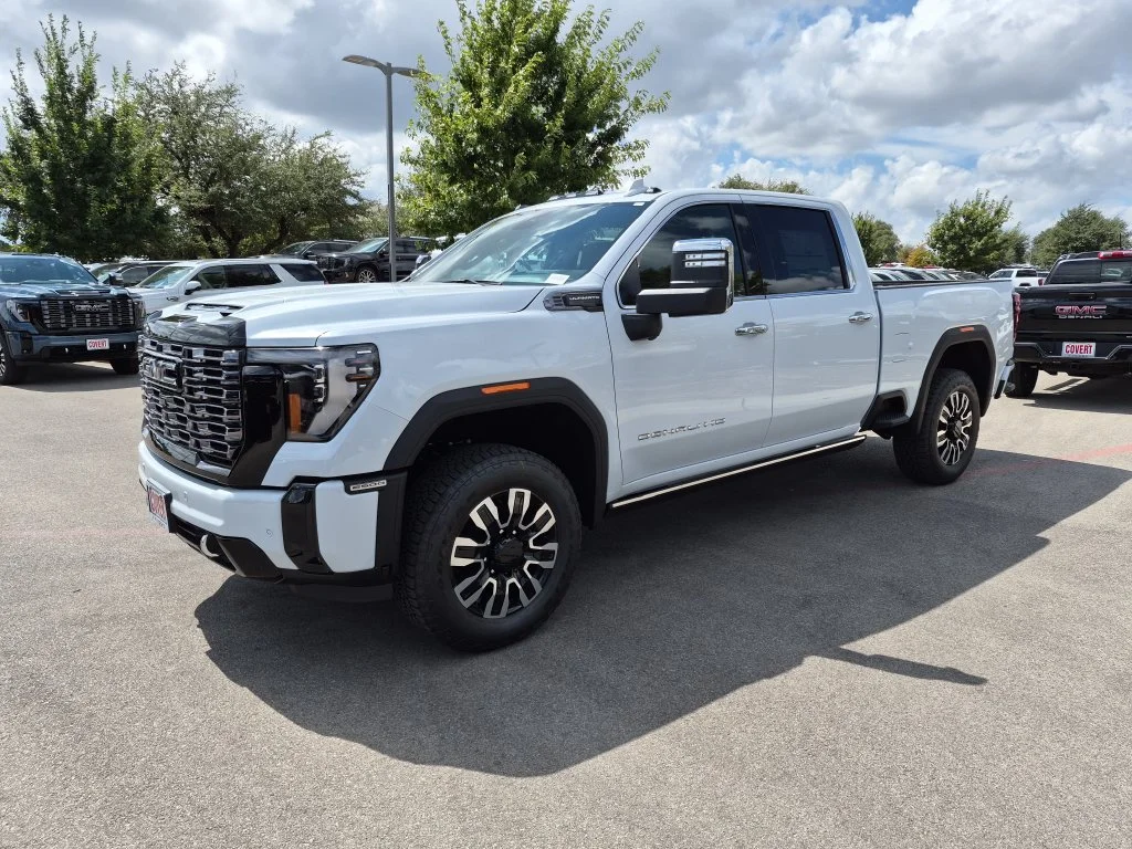 New 2026 Glacier White Tricoat GMC Denali Ultimate image 3