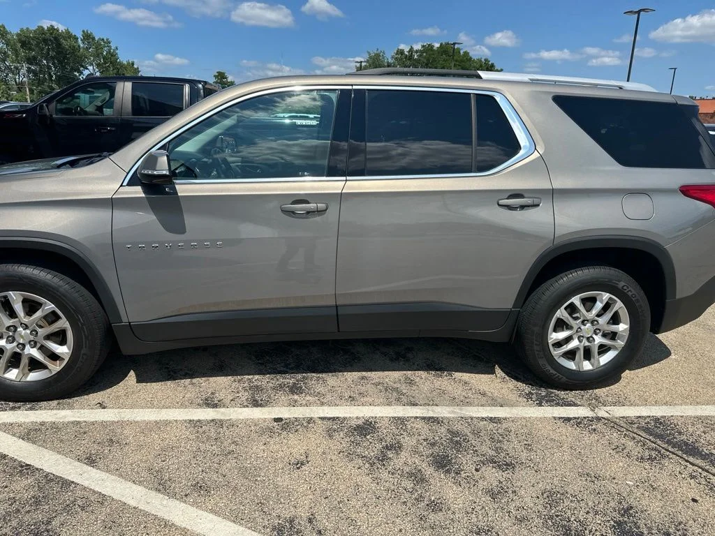 Used 2018 Gray Chevrolet LT image 2
