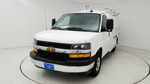 2025 Chevrolet Express Cutaway 3500 1WT