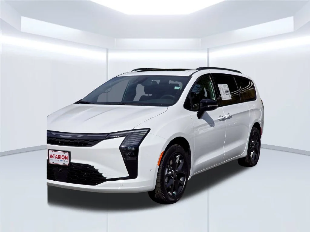 New 2027 White/off-white Chrysler Limited image 42