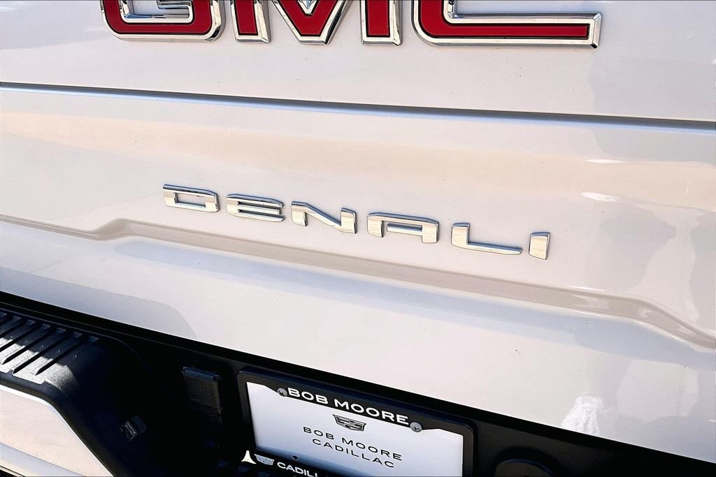 Used 2024 White GMC Denali image 34