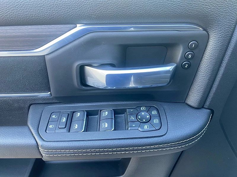 2026 RAM 3500 Laramie - Photo 10