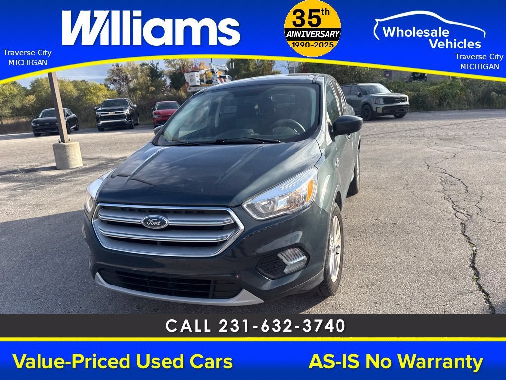 Used 2019  Ford SE image 6