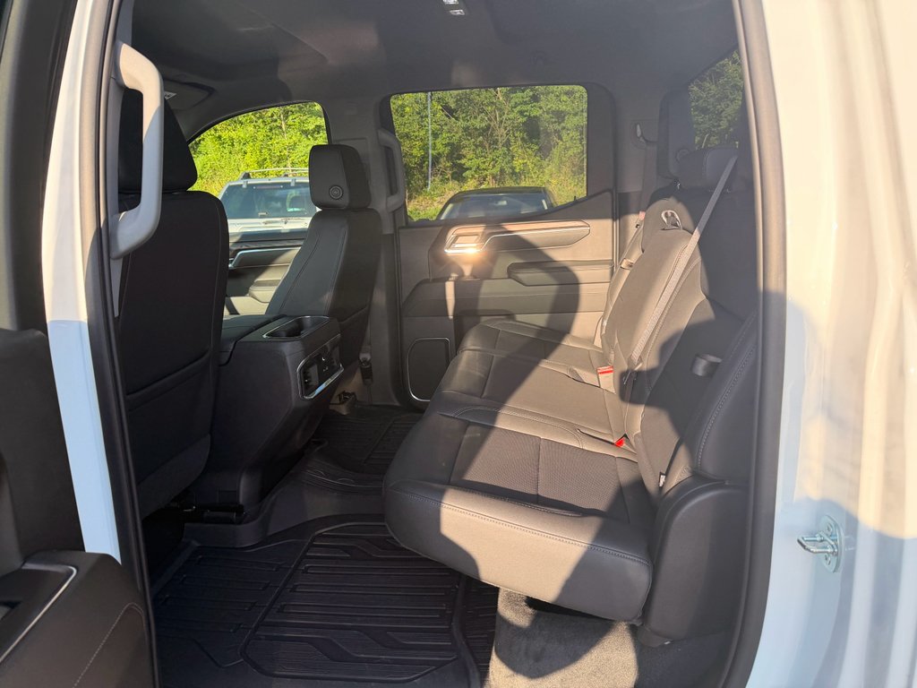 Used 2023 Summit White GMC SLT image 7