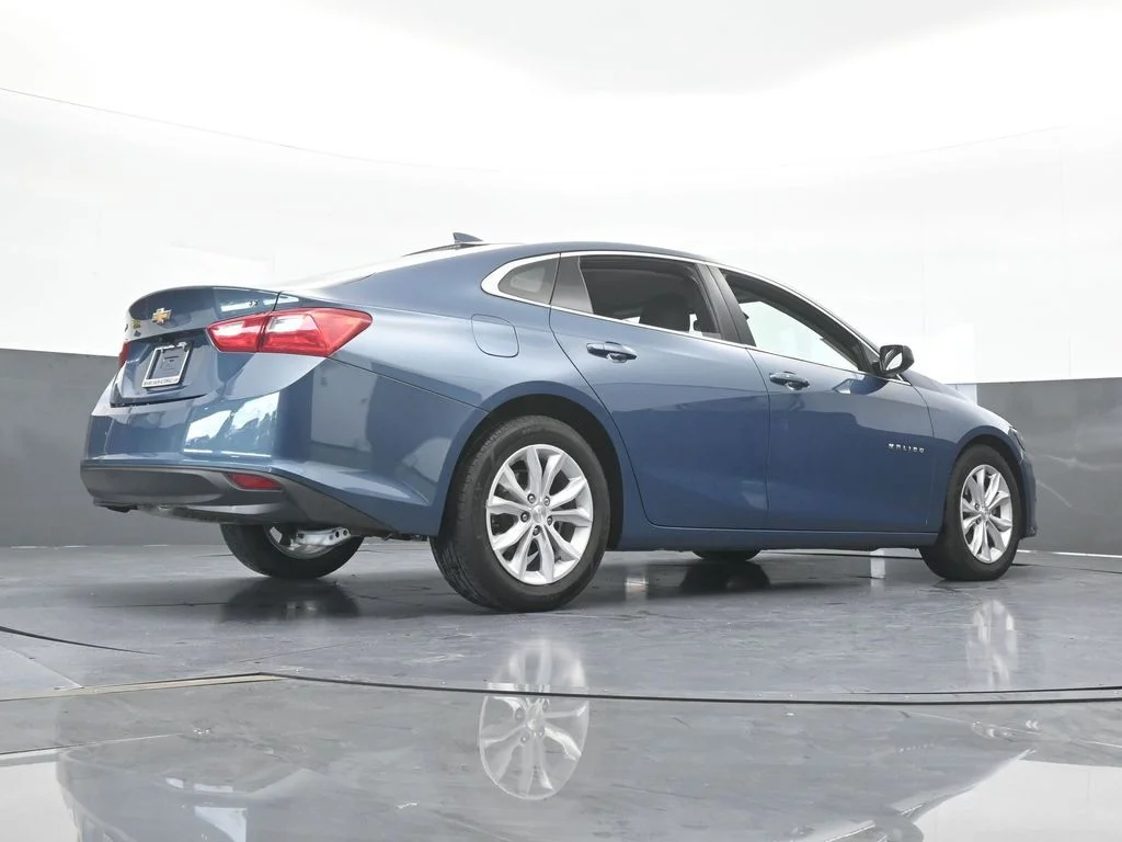 Used 2025 Lakeshore Blue Metallic Chevrolet LT image 57
