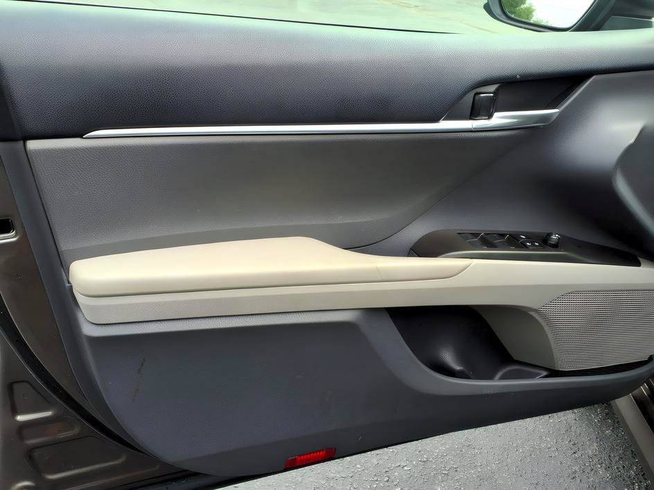 Used 2023 Predawn Gray Mica Toyota LE image 16