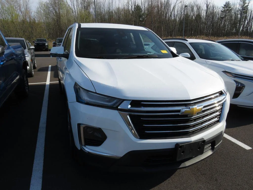 Used 2023 Summit White Chevrolet LT image 3