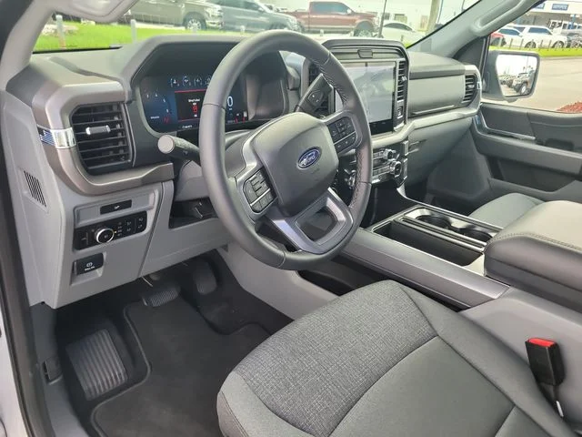 New 2026 Oxford White Ford XLT image 17