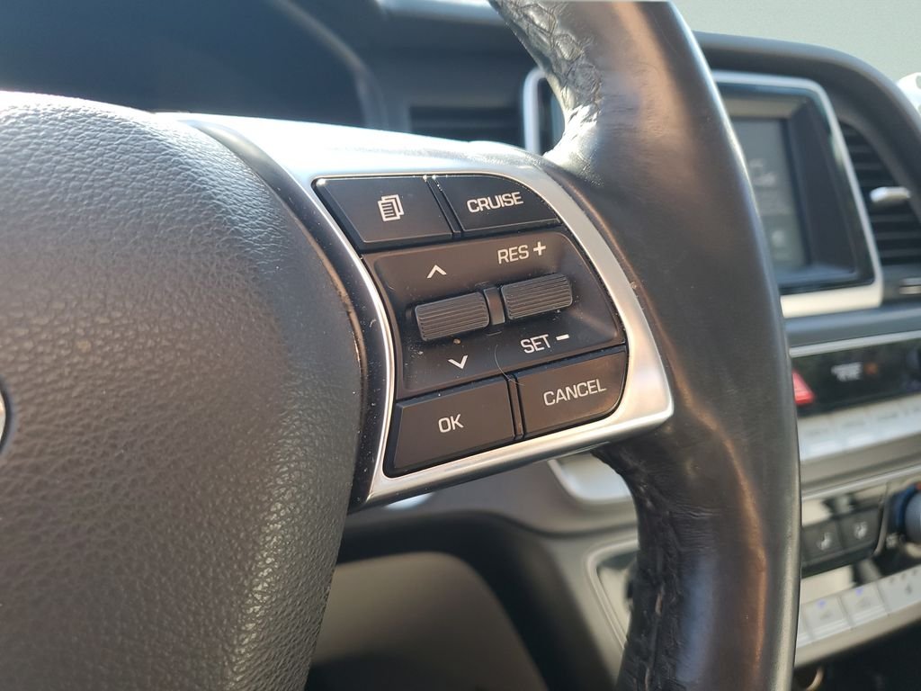 Used 2018 White Hyundai SEL image 20