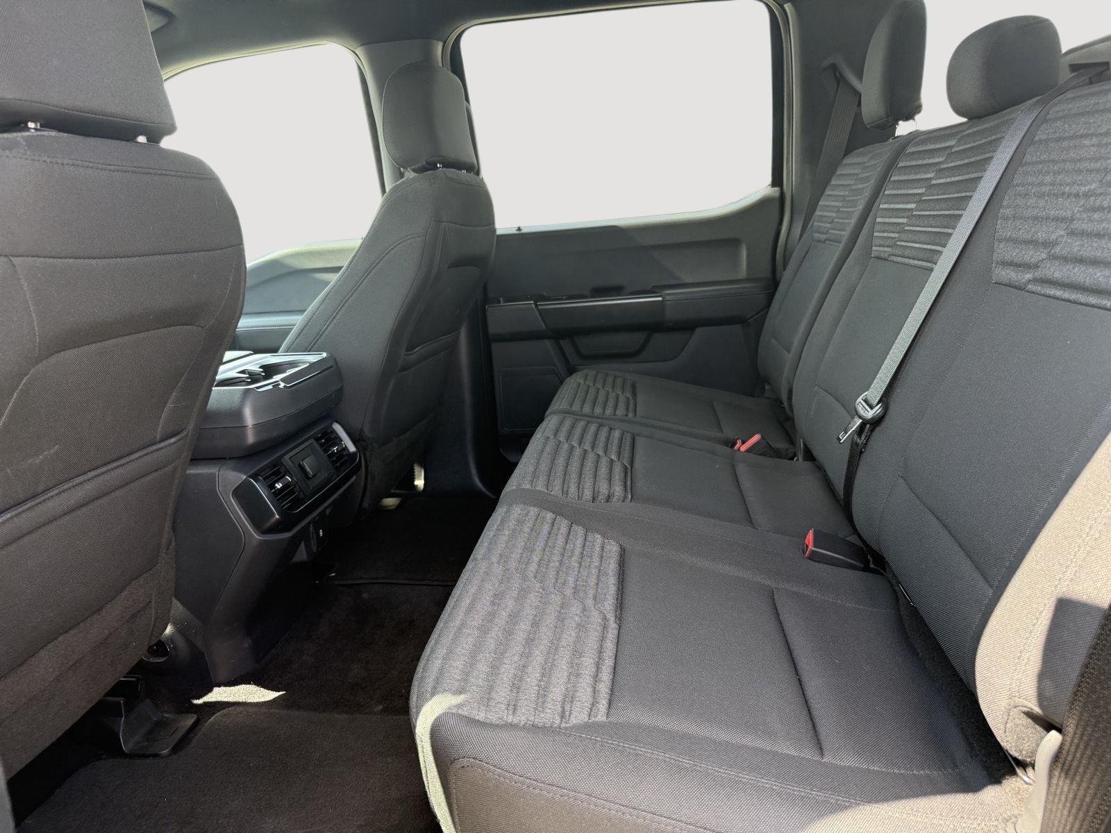 Certified Used 2022 Oxford White Ford XLT image 24