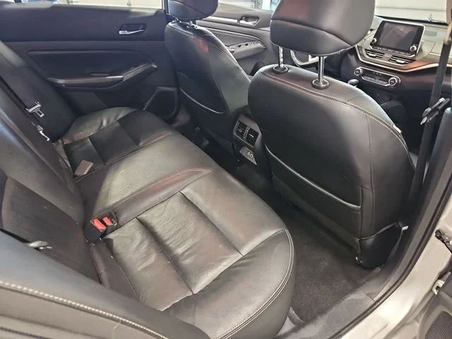 Used 2019 Silver Nissan 2.5 SL image 11