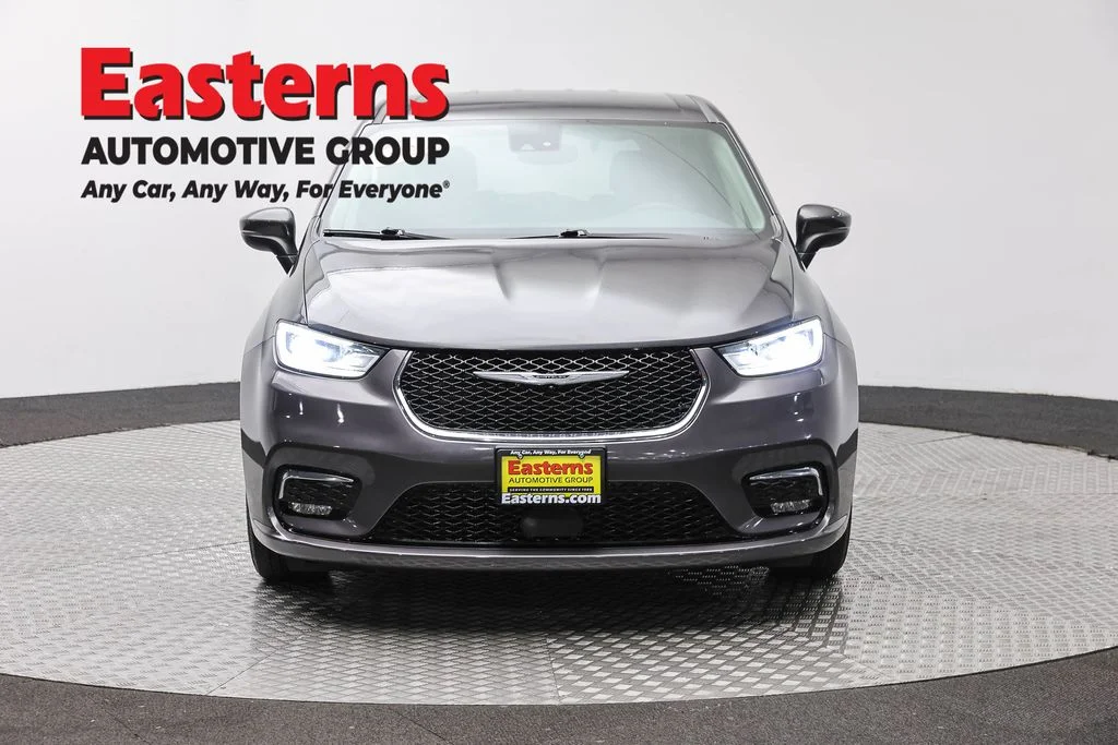 Used 2023 Gray Chrysler Touring L image 2