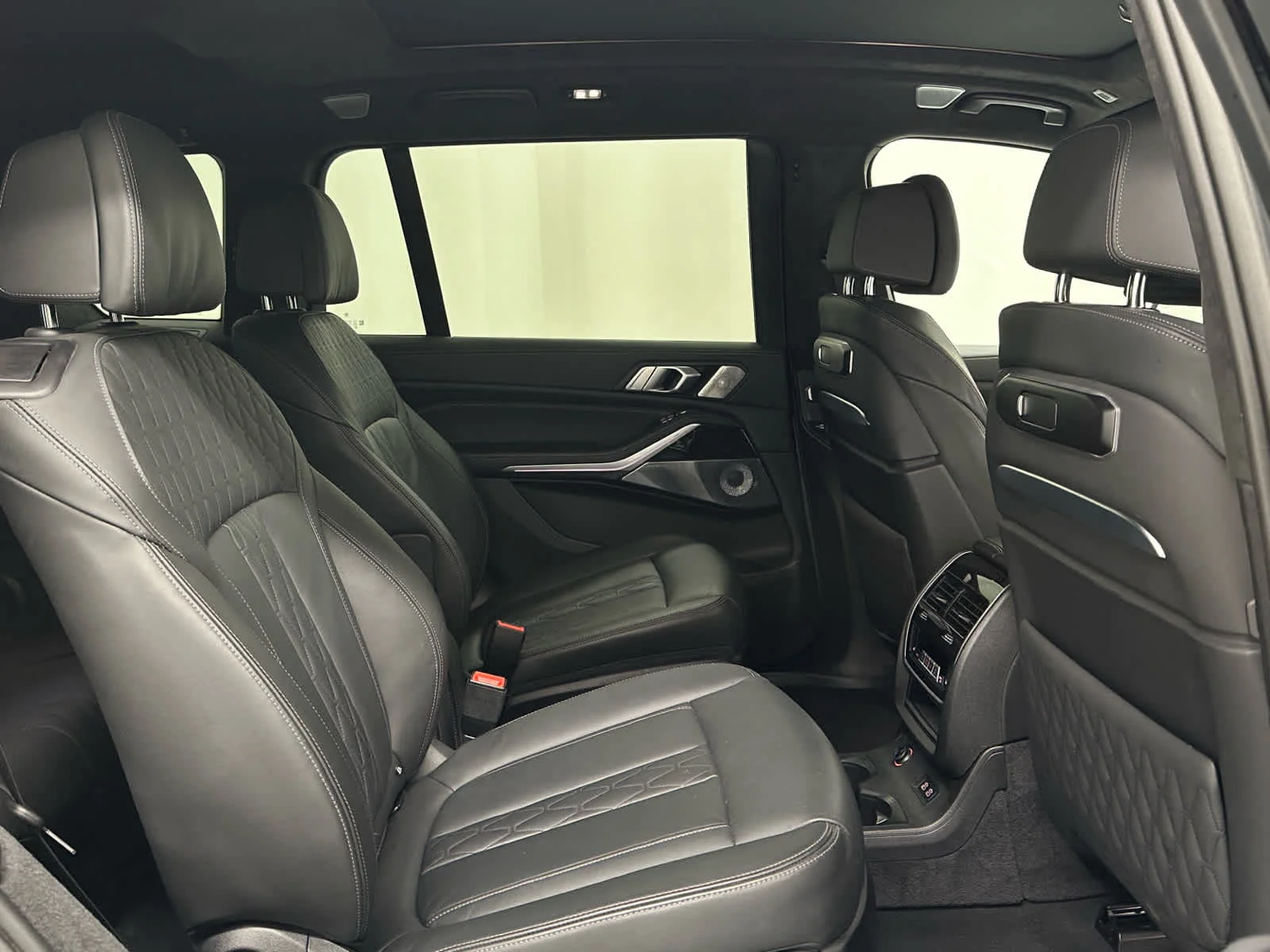 Used 2025 Skyscraper Grey Metallic BMW ALPINA XB7 image 22