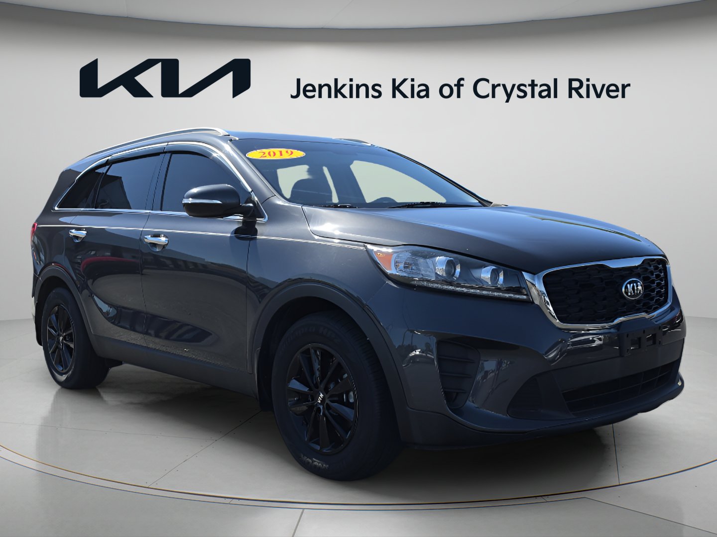 Used 2019 Platinum Graphite Kia LX V6 image 1