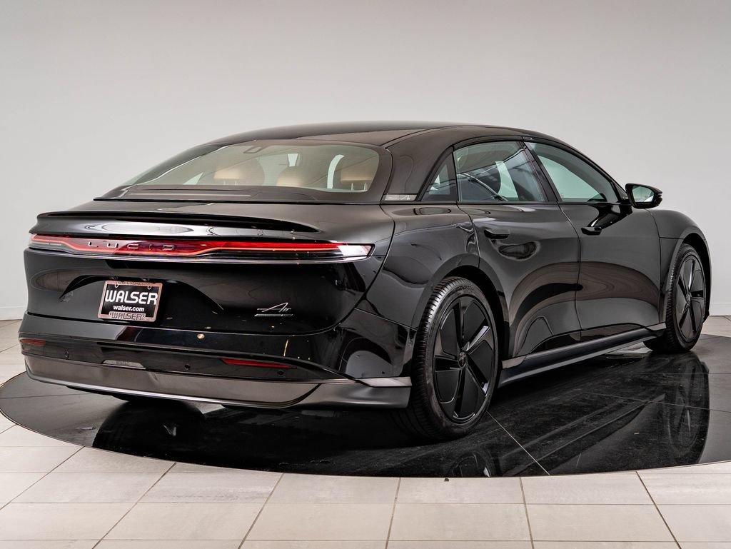 Used 2024 Black Lucid Touring image 10
