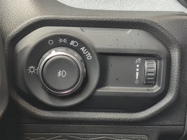 Certified Used 2024  Jeep Sport S image 24