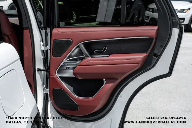 New 2026  Land Rover SE image 52