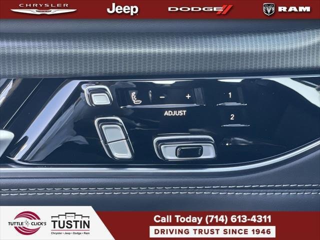 New 2026 Baltic-Gray Metallic Clear-Coat Exterior Paint Jeep Grand Wagoneer image 22