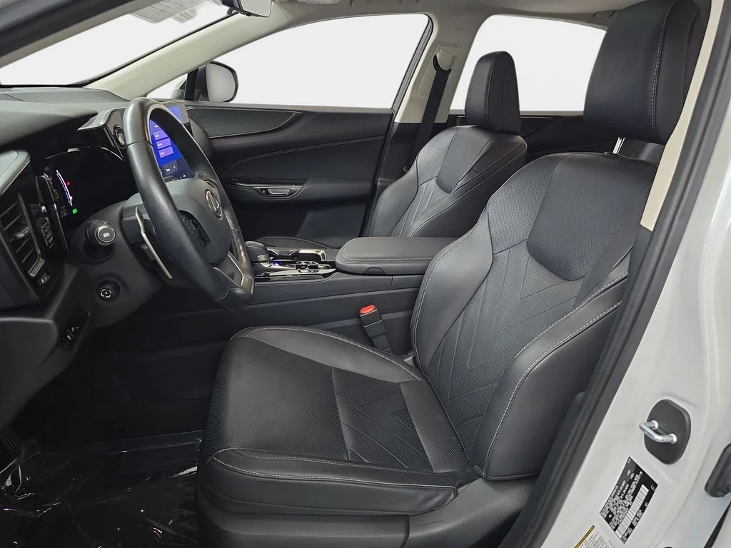 Used 2022 White Lexus 450h+ Luxury image 18