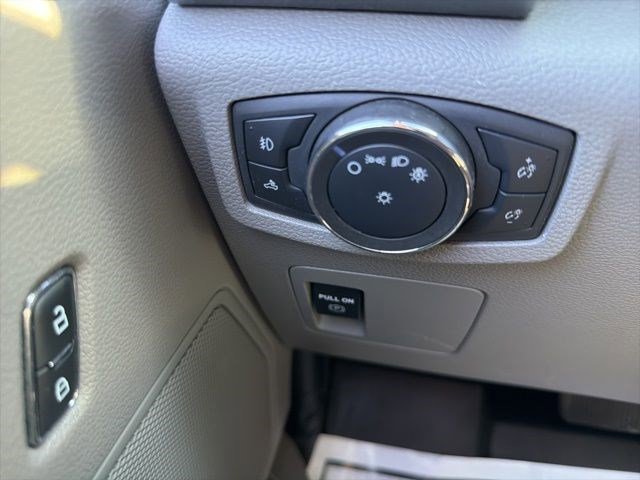 Used 2020 Oxford White Ford XLT image 26