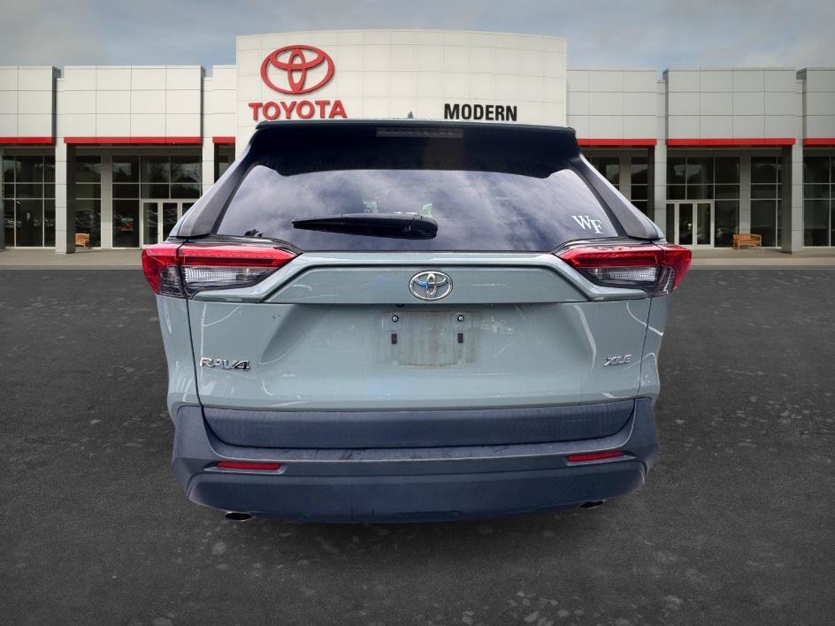 Certified Used 2022 Lunar Toyota XLE Premium image 18