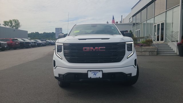 New 2026 Summit White GMC Elevation image 2