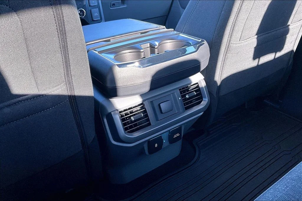 2025 Ford F-150 XLT - Photo 18