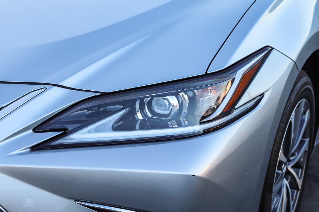 Used 2025 Iridium Lexus 350 image 5