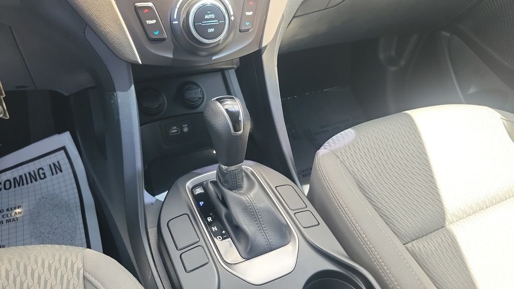 Used 2017 White Hyundai SE image 15