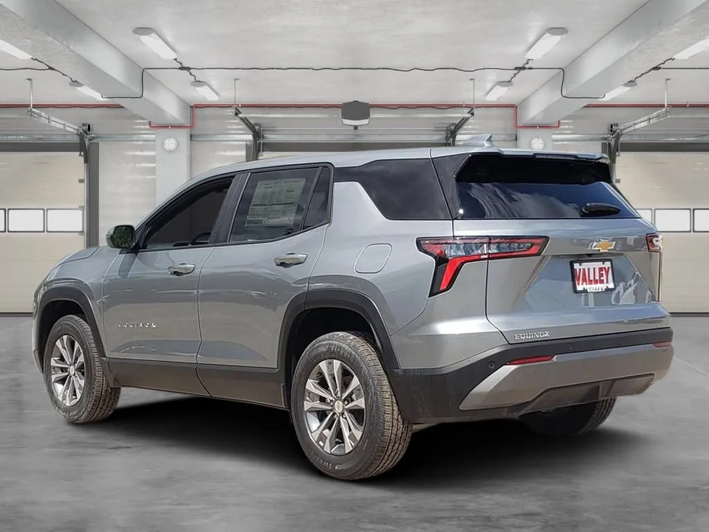 2027 Chevrolet Equinox LT - Photo 6