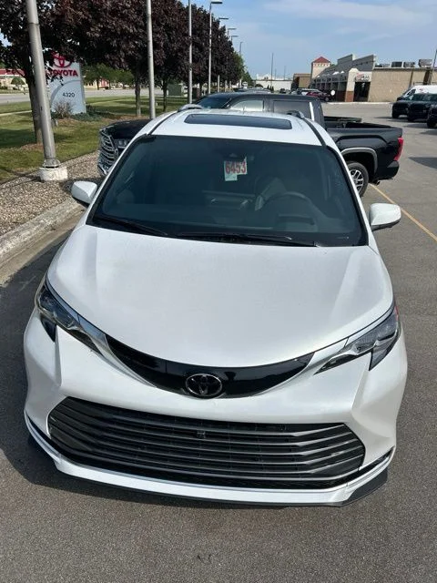 New 2026 Beige Toyota Platinum image 3