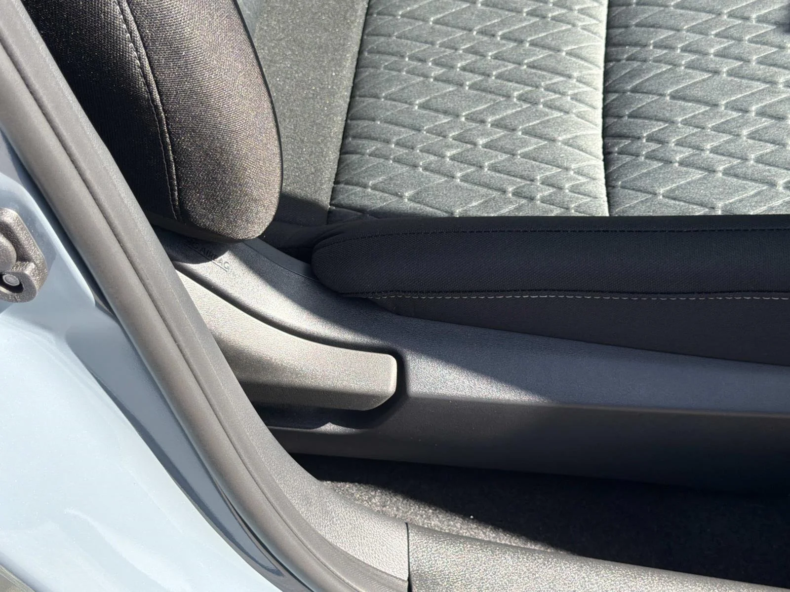 New 2027 Atlantic Gray Metallic Nissan SV image 31