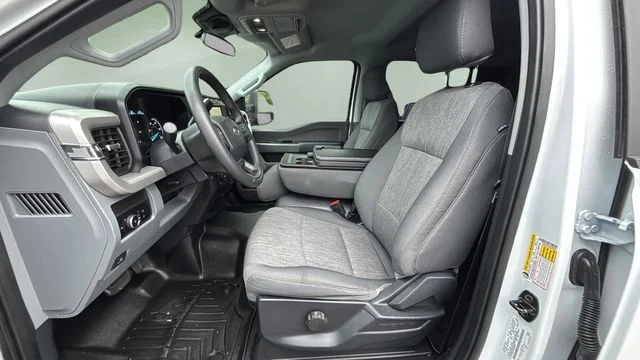 Used 2023 White Ford XL image 19