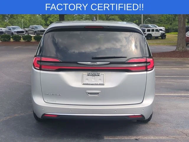 Used 2023 Silver Chrysler Touring L image 4
