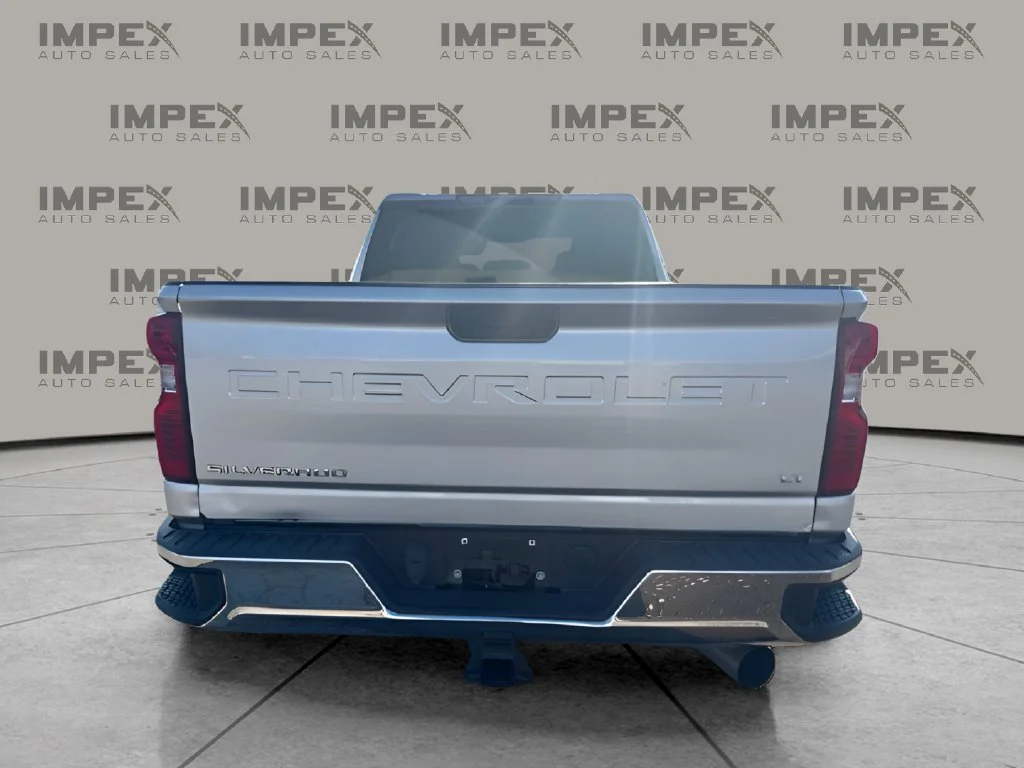 Used 2022 Silver Chevrolet LT image 4