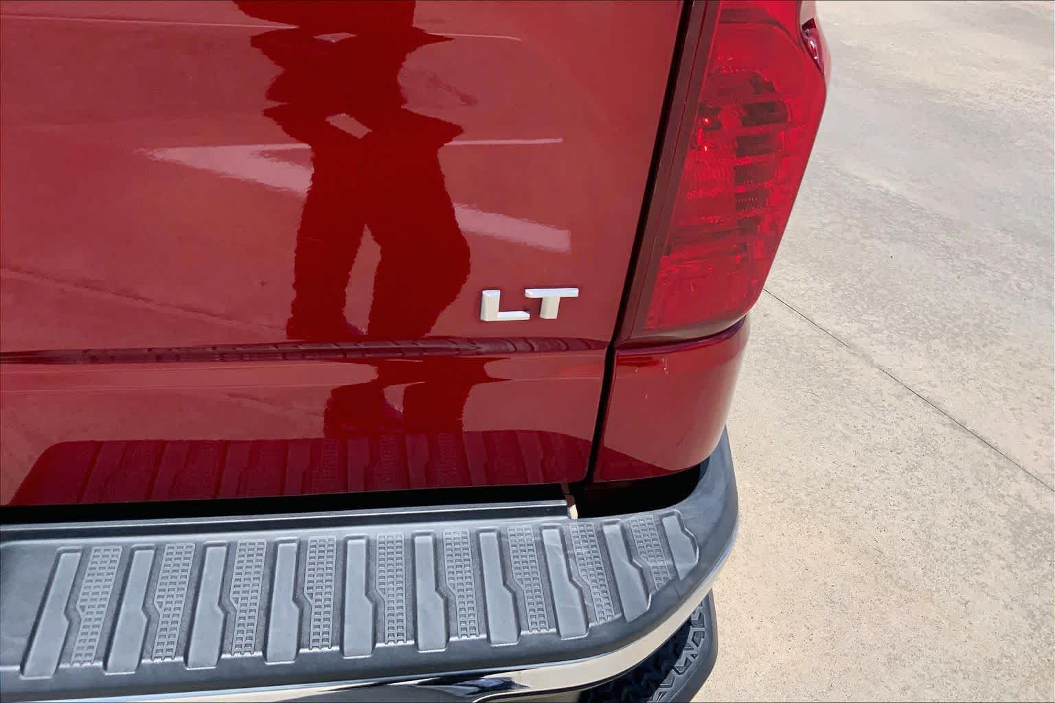 Used 2022 Cherry Red Tintcoat Chevrolet LT image 10