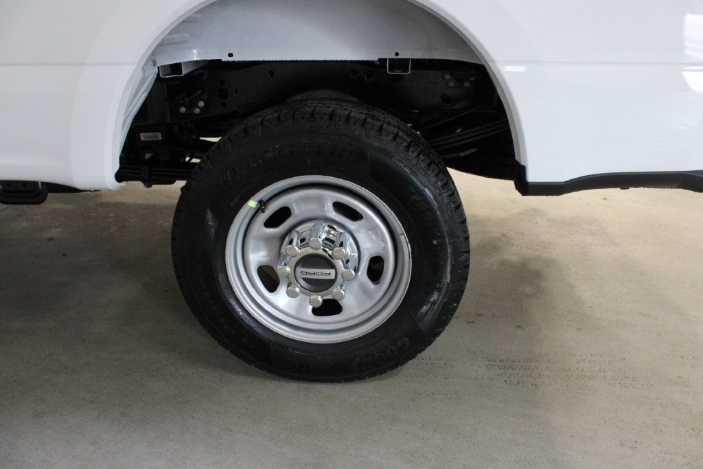New 2027 Oxford White Ford XL image 26
