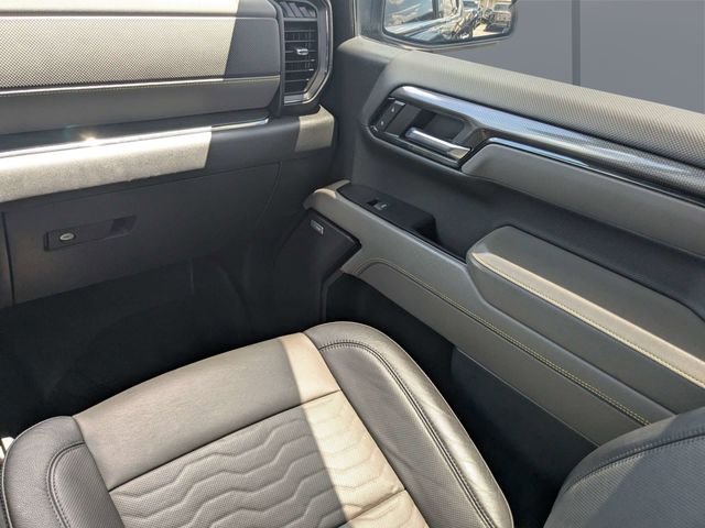 Used 2023 Black Chevrolet ZR2 image 17