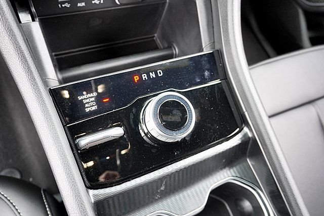 New 2026 Diamond Black Crystal Pearl-Coat Exterior Paint Jeep Limited image 35