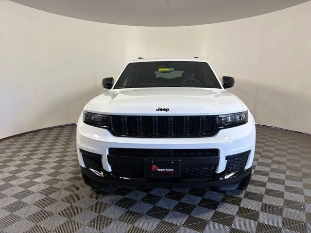 Used 2023 White Jeep Altitude image 2
