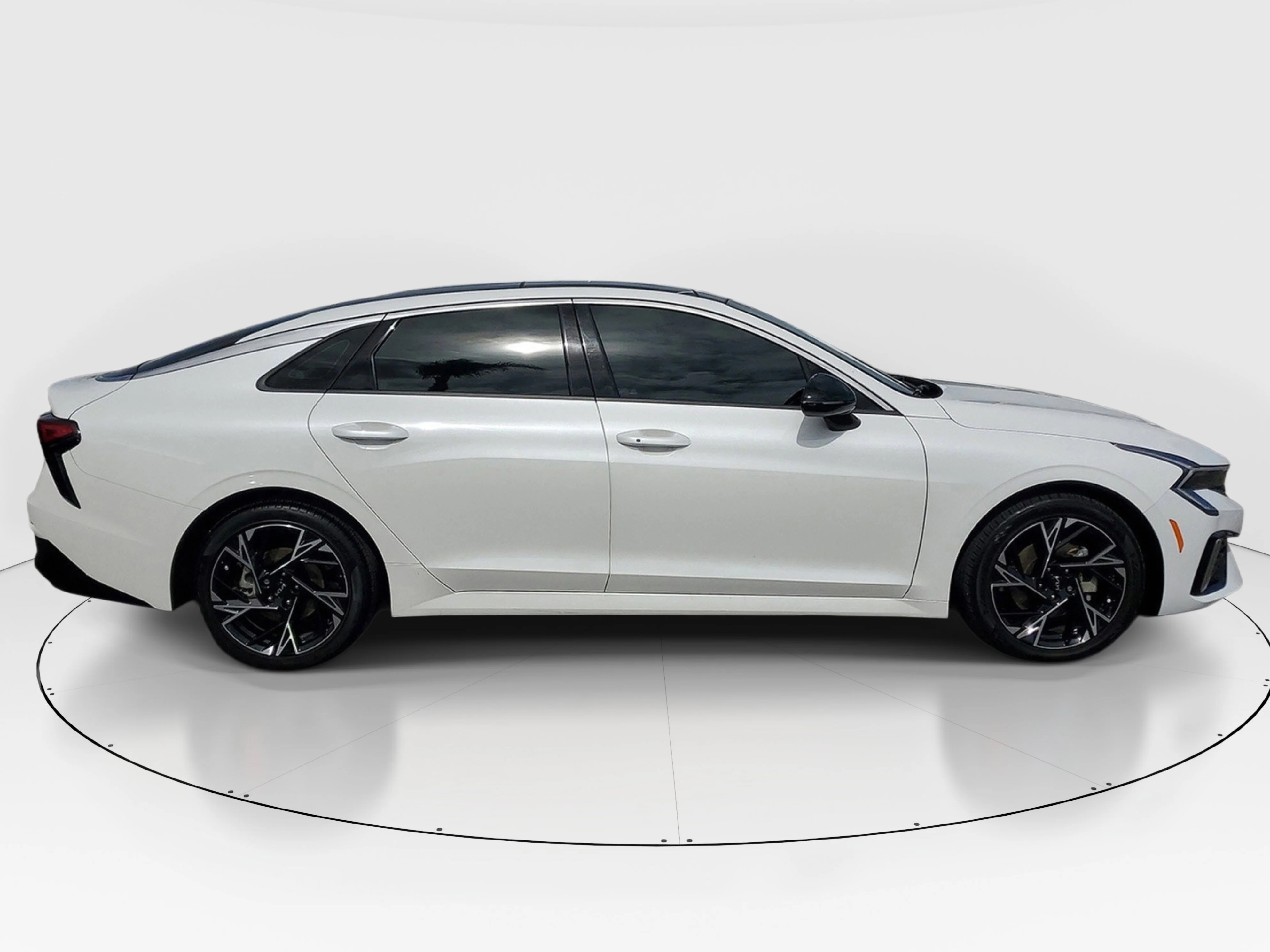 Certified Used 2025 White Kia GT-Line image 3